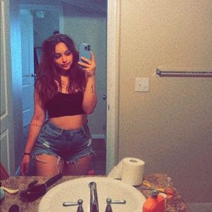 Meet your Posher, Damaris